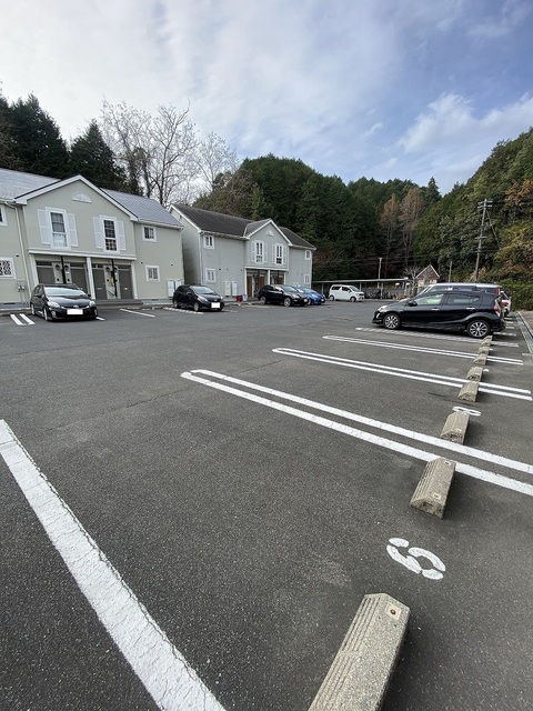 カサ・ブランカＢ 駐車場
