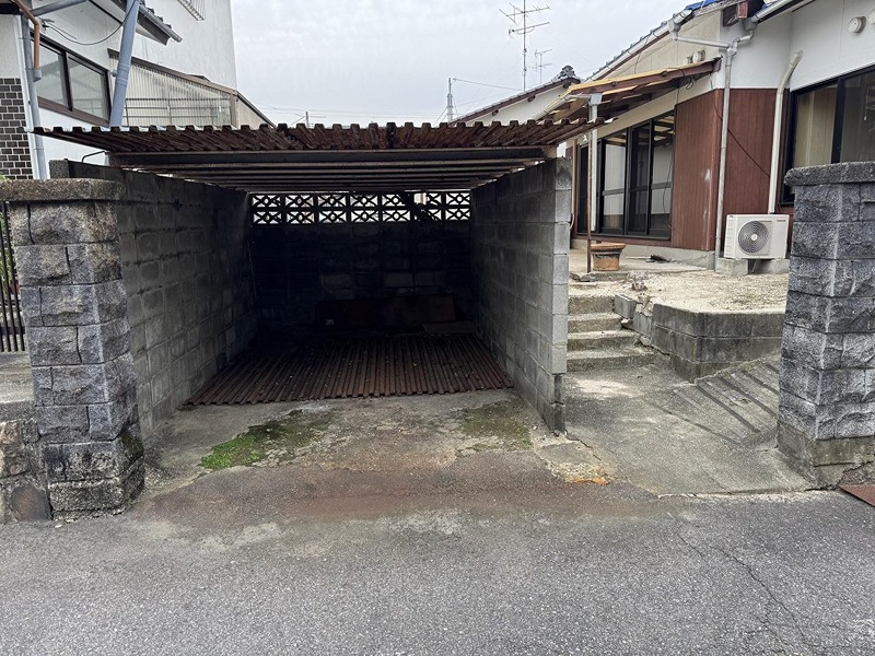 荒井様貸家 駐車場