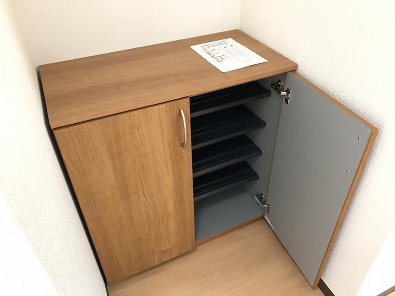 ロイヤルシャルム尾津 玄関