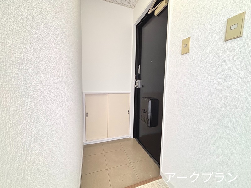 An　palace　麻里布 玄関