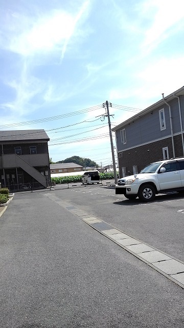 ベルセレーノＡ棟 駐車場