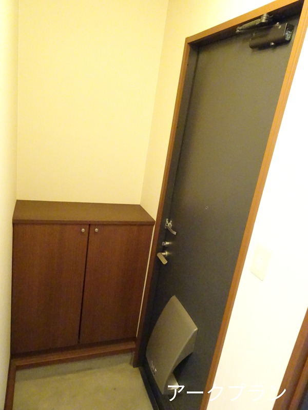 アミスＢ 玄関