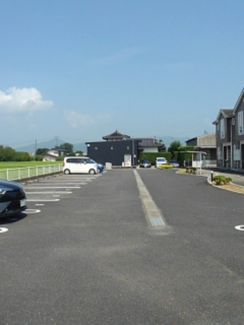 ハートフルハイツＢ 駐車場
