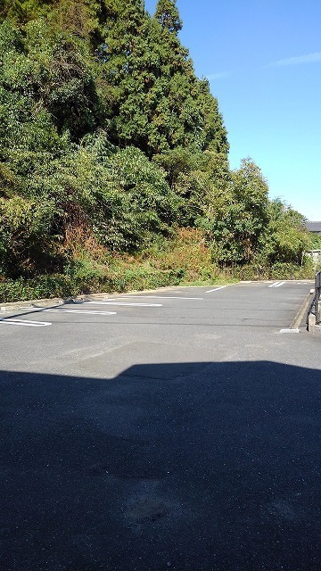 アーバンホワイトタナカⅢ 駐車場
