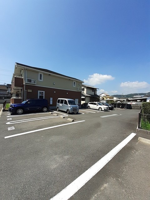 Ｉｎｔｅｒｆｉｅｌｄ 駐車場