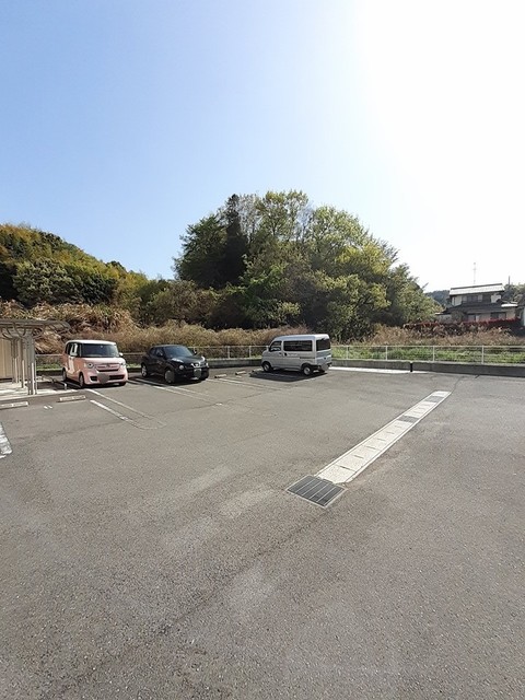カーサ・アレグリア 駐車場