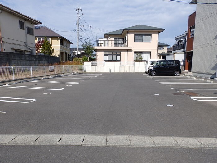 ユナイテッド　スクエア 駐車場