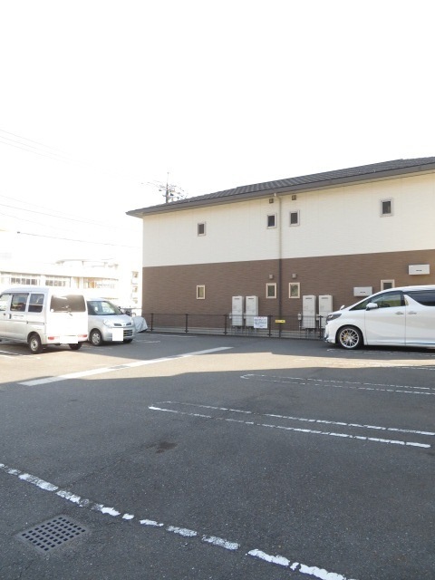 プロムナード 駐車場