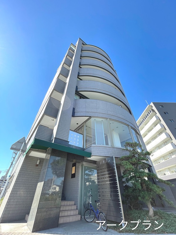 デミオ元町 外観