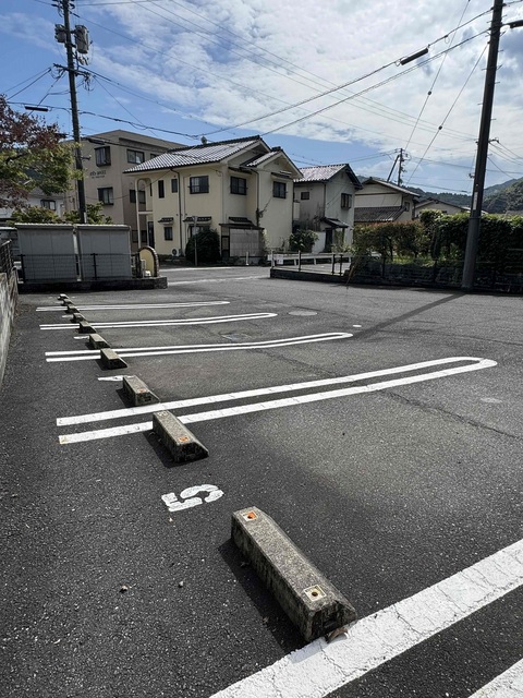 プリムローズ御庄 駐車場