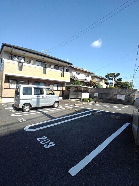 ラ・ポルト 駐車場
