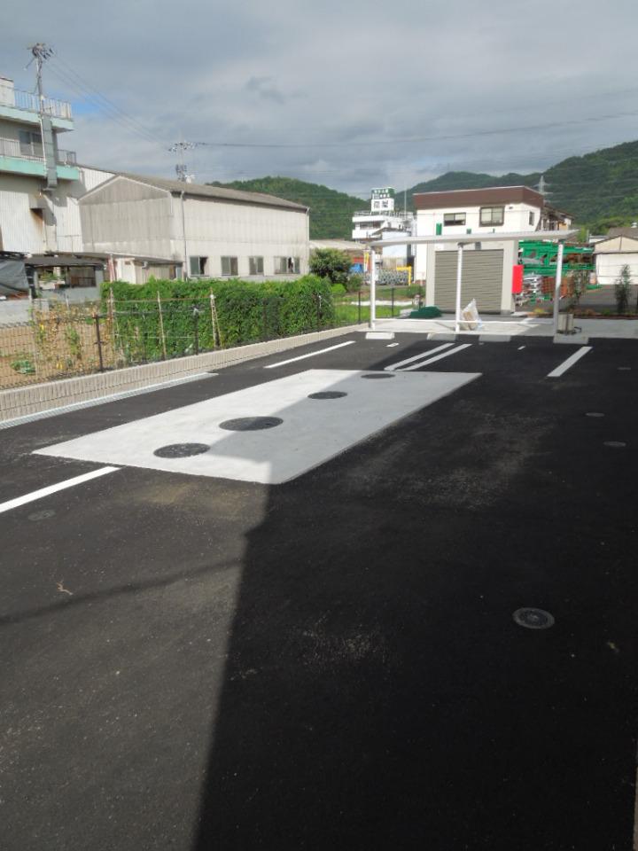 アプリコート 駐車場