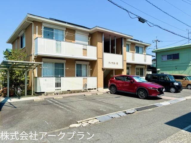 ヴィラ・浪の浦 駐車場