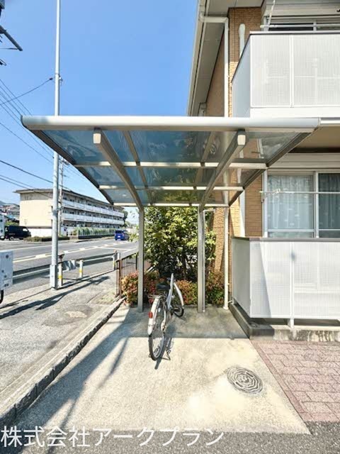ヴィラ・浪の浦 駐車場