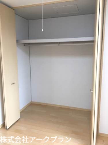 バリュージュ新町　A棟 収納