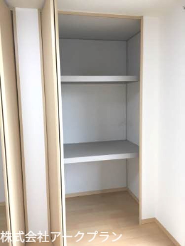 バリュージュ新町　A棟 収納