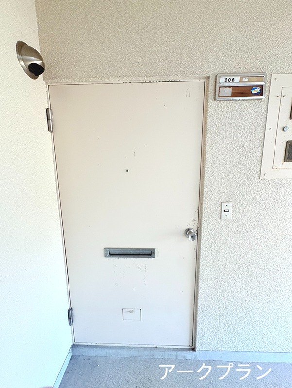 アースマンション花岡 玄関