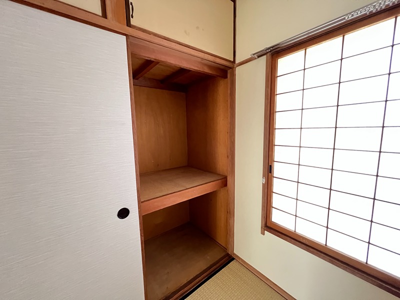 アースマンション花岡 収納