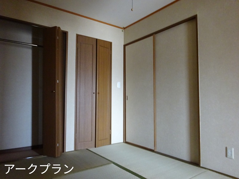エンブレム麻里布Ⅱ ベッドルーム