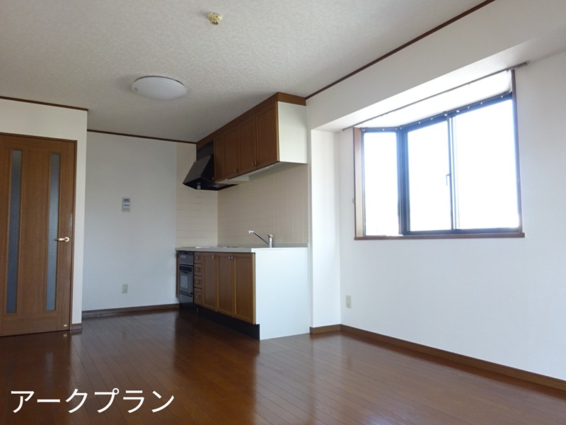 エンブレム麻里布Ⅱ リビング
