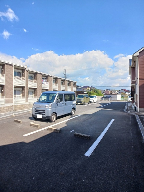 グリーンティエラＢ 駐車場