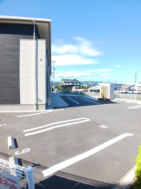 ラテ　ルーナ 駐車場