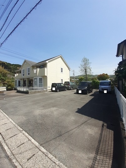 プルミェソレイユ 駐車場