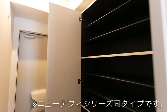 ハピネス立石　Ｄ 玄関