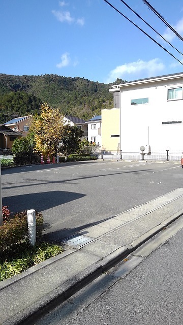 プール・トゥジュール 駐車場