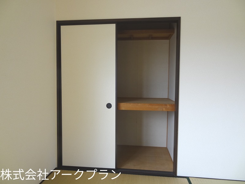 ロジュマン新町A棟 収納