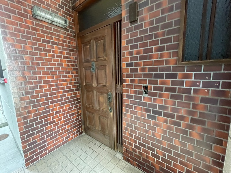 昭和町店舗付き住宅 玄関