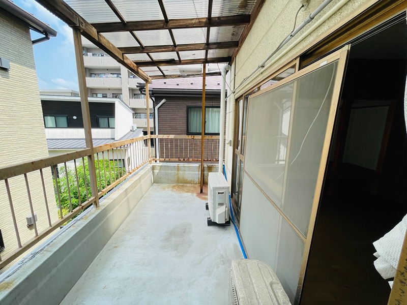 昭和町店舗付き住宅 ベランダ