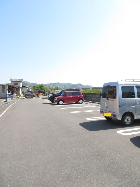 スリズエⅡ 駐車場