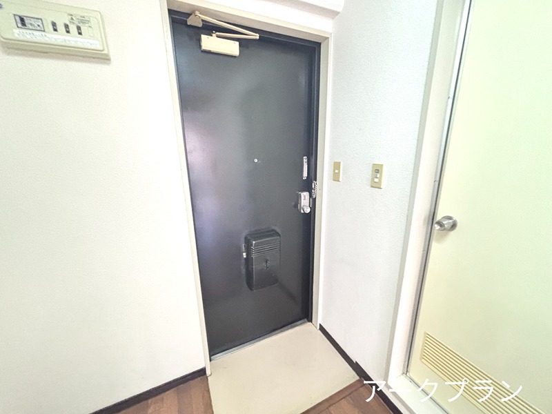 An　palace　麻里布 玄関