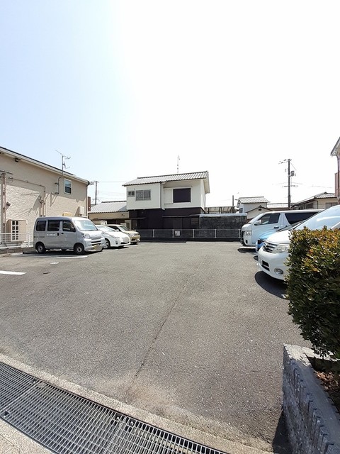 プリュジュール　ジャン 駐車場