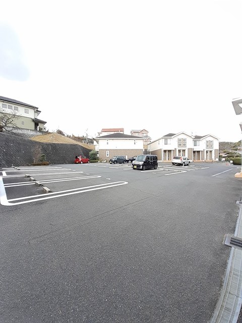 ベル・アンジュＥ棟 駐車場