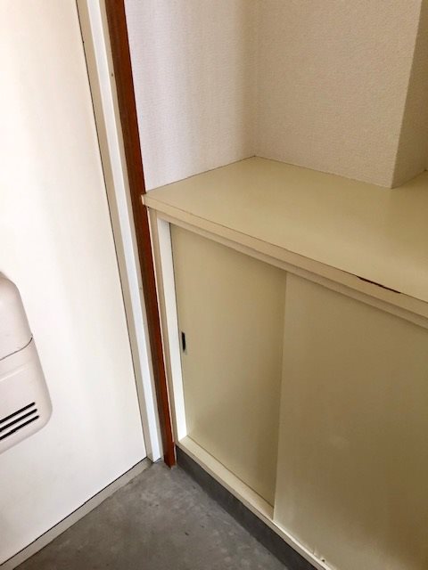 清水マンション 玄関