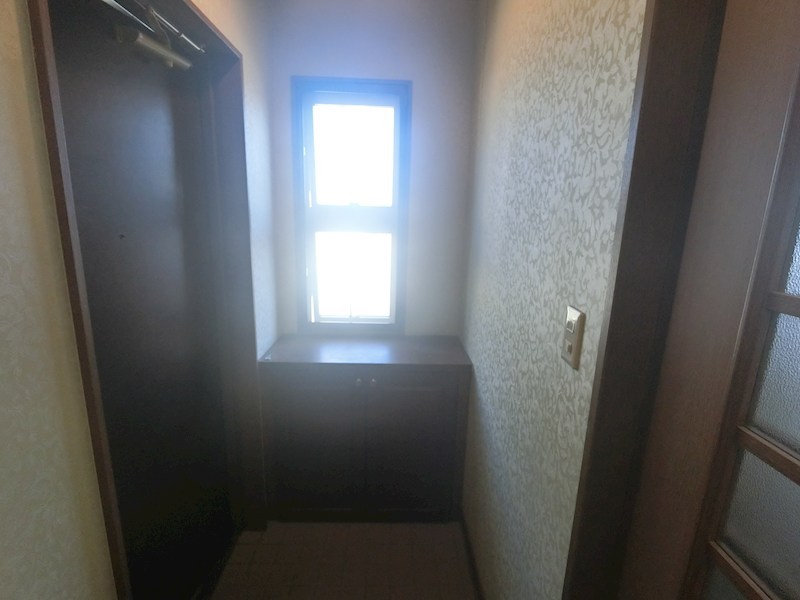 古敷谷ビル 玄関