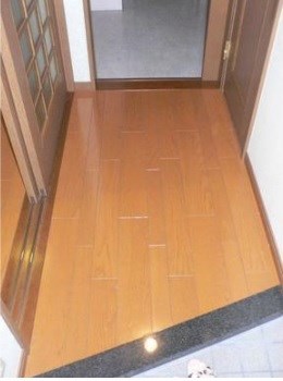 古敷谷ビル 玄関