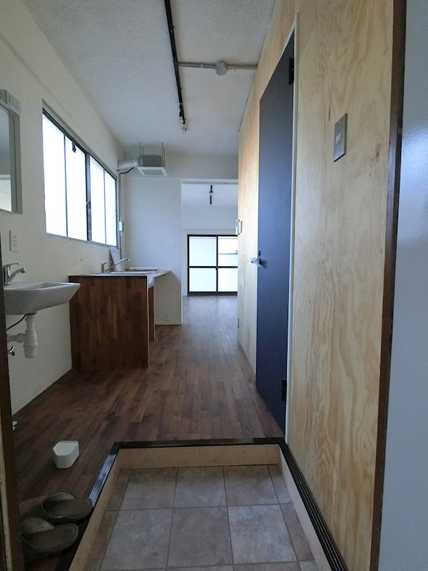 DOCKS　Shioiri 玄関