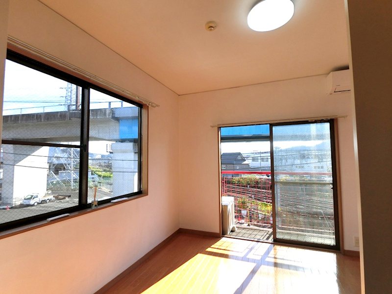 エクリスカーナよこすか リビング