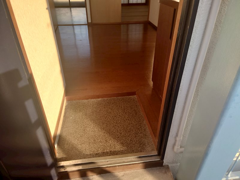 小林ビル 玄関