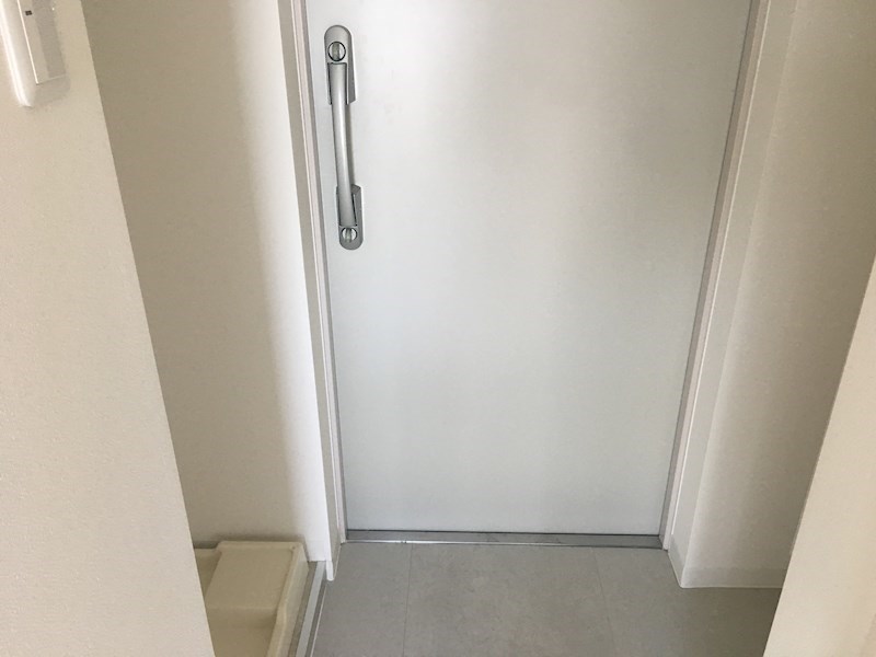 ラフィネ・横須賀中央 玄関