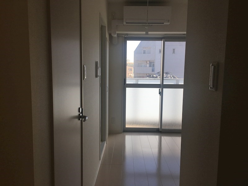 ラフィネ・横須賀中央 リビング