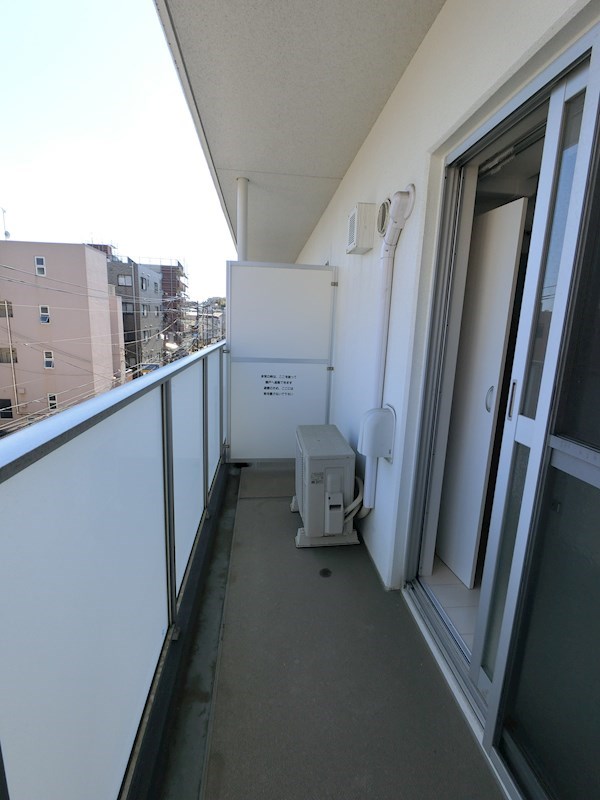 ラフィネ・横須賀中央 ベランダ