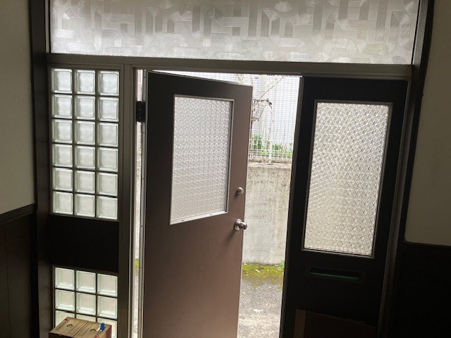 汐入サカイマンション 玄関