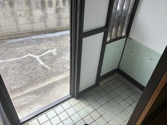 上町4丁目貸家 玄関