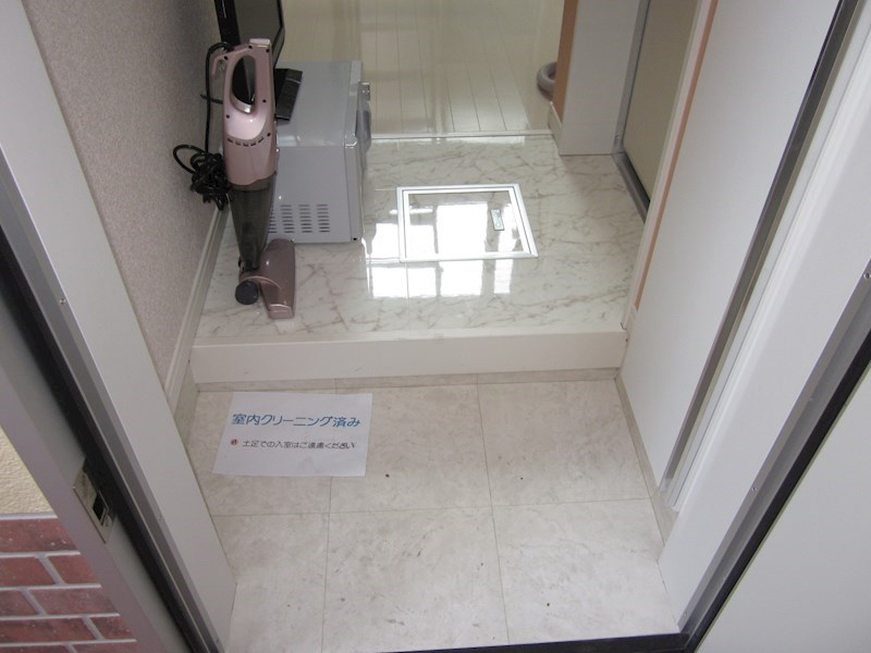 ユナイト衣笠モニカ・ベルべッチ 玄関