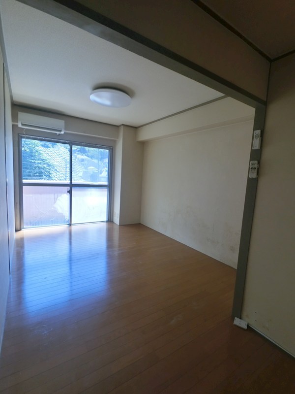 Gerbera Mansion シオイリ 玄関