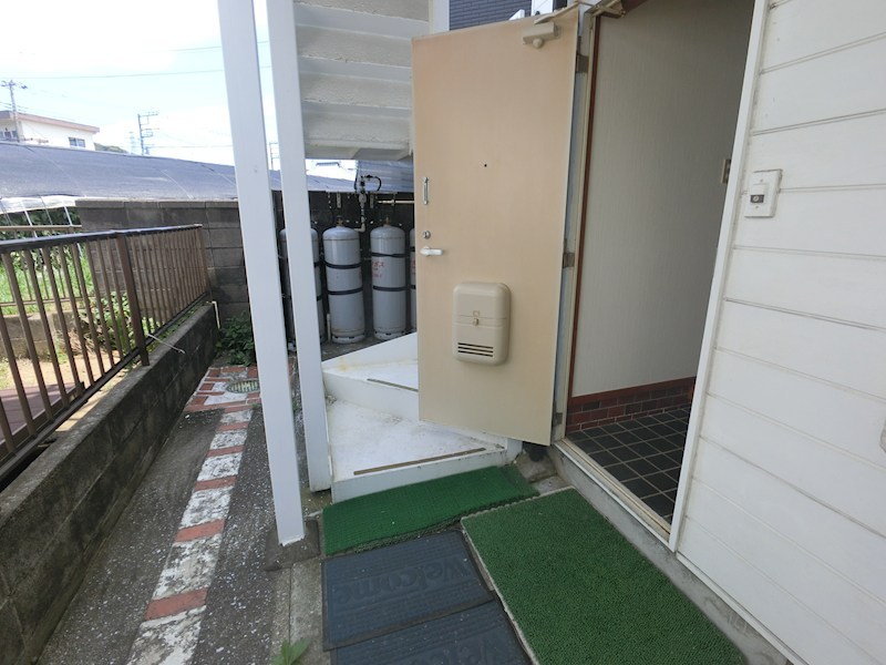 メゾンリラ 玄関